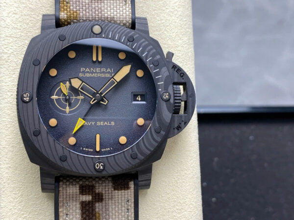Đồng Hồ Submersible QuarantaQuattro GMT Navy SEALs Carbotech PAM01513 Chế Tác 44mm (1)