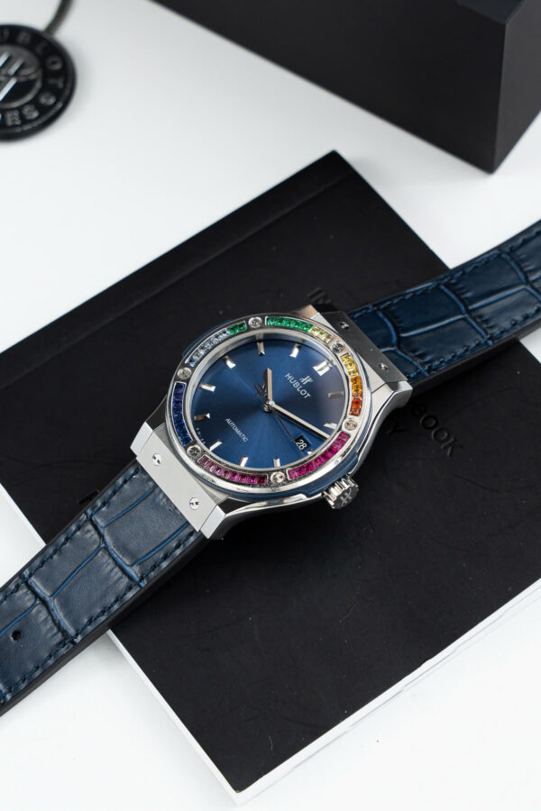 Đồng Hồ Hublot Classic Fusion Titanium Rainbow Chế Tác Viền Đá Quý Nhân Tạo 42mm (1)